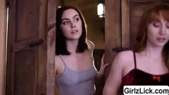 تشغيل مثليه الأبوة الثلاثية مع زوجة الأب في جبهة مورو