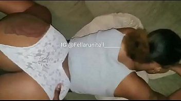 Reproduzir Professora com bunda protuberante faz sexo tão duro que não consegue mais