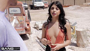 play Gina-Pistole macht xvideos-Filme auf dem Parkplatz in Pitesti