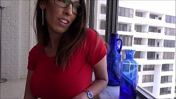 تشغيل يبدأ الطفل الإباحي في ممارسة الجنس مع اثنين من سراويل لعق