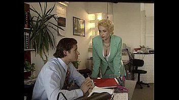 Afspelen Xxx uit de jaren 90 toen meisjes andere seksuele praktijken hadden