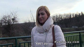 Abspielen Der alte Vater fickt seine Tochter, wenn sie auf xvideos aufhört