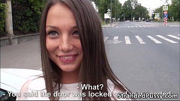 Afspelen Tiener die wordt gepenetreerd op openbare porno met een Duitse dief