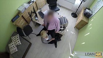 Reproducir Prueba obligatoria de sexo oral y xxx sin protección para la secretaria