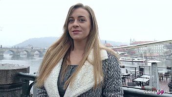 Play The German woman in the capital receives 200 euros for xxx