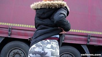 Redare Isi fute surioara cu forta xvideos cu tiristi care fac sex cu panarame
