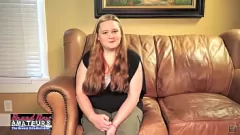 play Die kurvige rothaarige Teenie Rose tobt beim POV-Blowjob und Doggystyle!